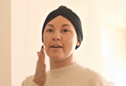 梅宮アンナ、元恋人と出したヌード写真集のお気に入りショットが飾られた自宅を初公開