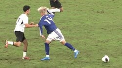 「納得いかんわ」伊東純也、“突き放し”が反スポーツ的行為でイエローカードに「相手だけでいいだろ」「アレはウザいって思うわな」ファンは同情の声