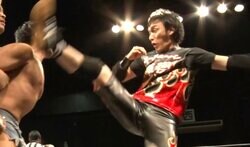 プロレスデビューした草なぎ剛をダンプ松本が絶賛「すごい回し蹴り！」