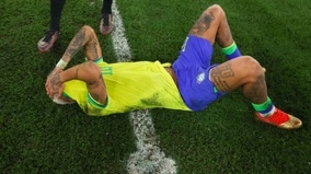 W杯敗退のネイマール、「10分ほど動けず号泣した」 “兄”ルイス・スアレスも返信