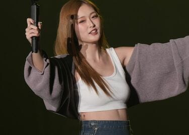 ゆうちゃみ、ウエストを大胆に見せたタンクトップ姿で“応援ソング”を