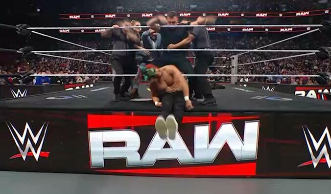 「やばい絵面」「放送できない」ヒールレスラーの“暴走”が波紋 「ガチのブーイングで笑えない」ファン悲痛 5枚目