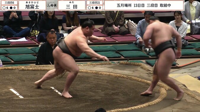 【写真・画像】「三田どうした!」“異変”発生に館内悲鳴とざわめき “史上最強の新弟子”との全勝対決に完敗「たった腕一本で」ファン困惑 1枚目