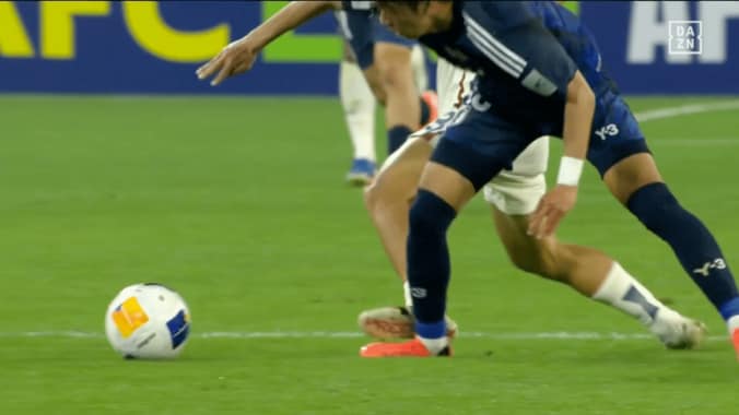 嘘だろ？ 至宝・高岡伶颯が“低空バイシクルショット”炸裂「すげえ身体能力」「夢があるな！」英移籍内定17歳の“意外性”にファン熱狂【U20アジアカップ】 2枚目