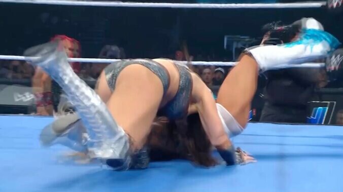 そのまま叩きつける“ソル・スナッチャー”