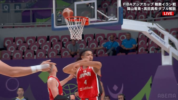 ファウルだろ！バスケ日本代表が判定に抗議「トラベリングに見えるけど…」「審判しっかり見てくれ」「ゼロステップむずい」解説陣やファンも困惑で物議 4枚目