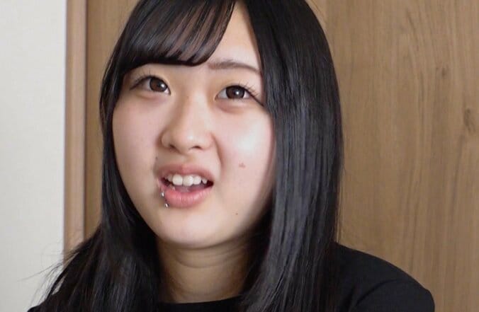 【写真・画像】17歳で出産。一度は離婚も元サヤに…大家族の16歳長女、再婚した両親への本音「子供ができた時に…」　1枚目