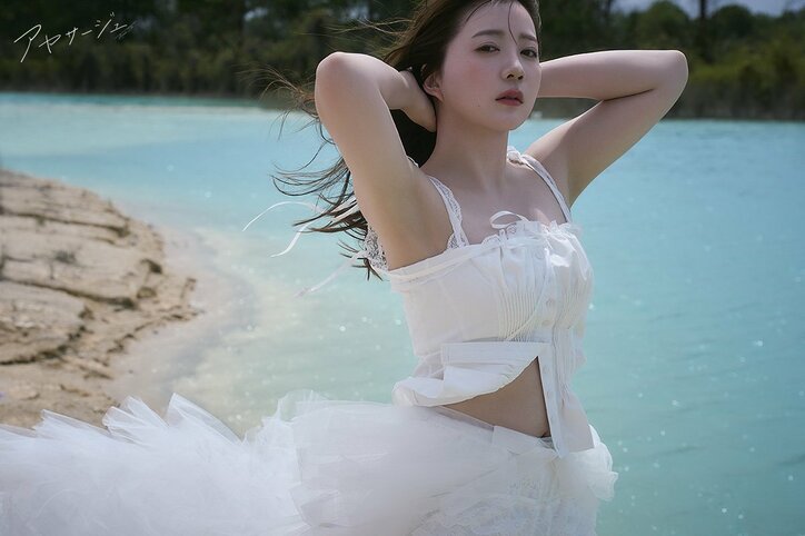 【写真・画像】「まさかこんなカットを撮っていただけるとは…!」3冊目の写真集で声優・伊藤彩沙が一番驚いたカットは? 2枚目