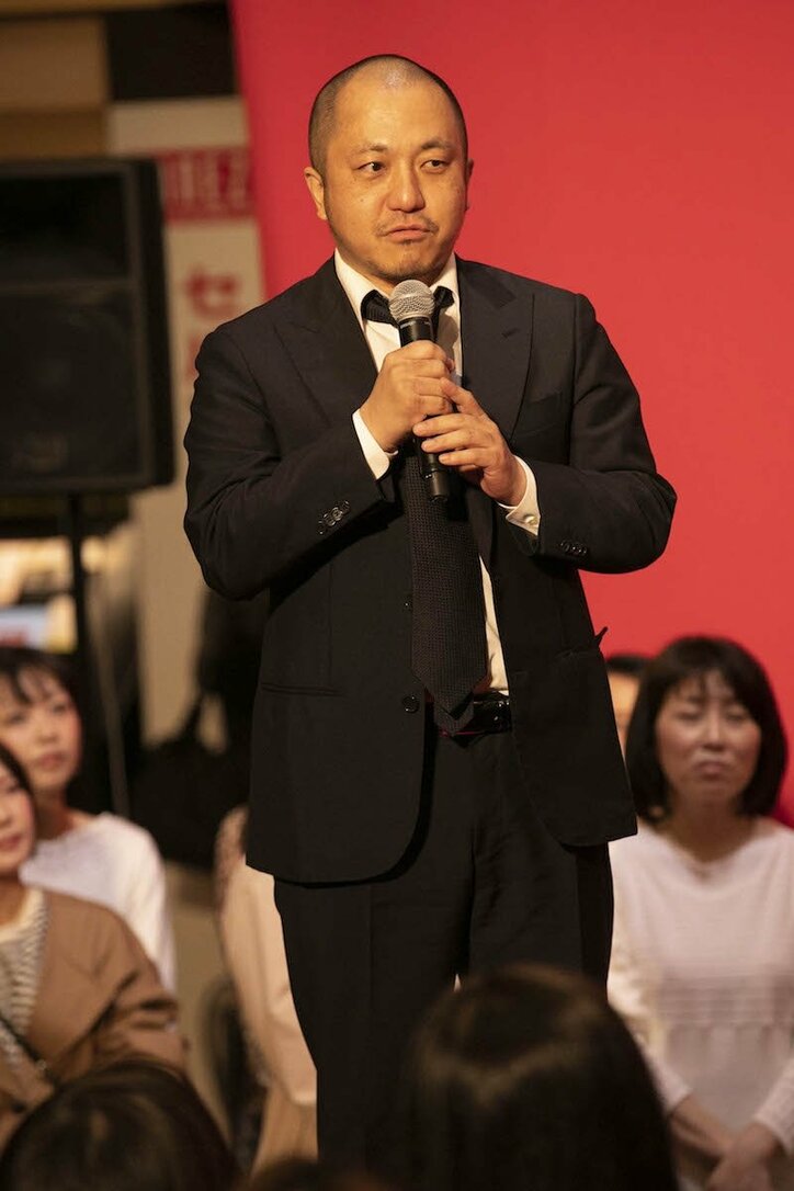 『麻雀放浪記2020』白石和彌監督、涙を滲ませ「これから薬物乱用防止を啓発するような活動を」