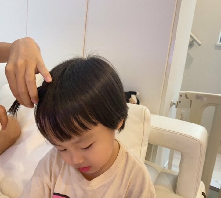 川崎希、息子の髪を切ったことを報告「大人しくしてくれて助かった」