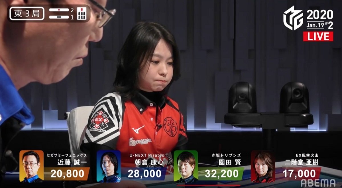 その顔読み 合ってるの 二階堂亜樹の ぷく顔 に多井隆晴 守備のこと考えてます と指摘 麻雀 Mリーグ ニュース Abema Times