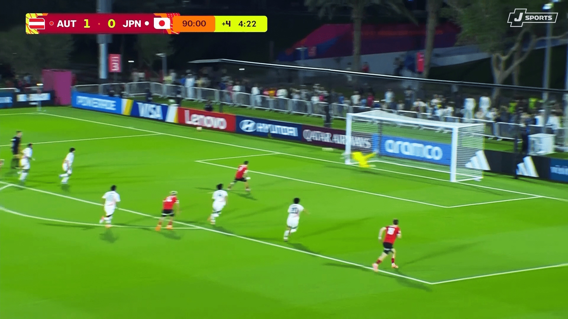 PKを横っ飛びセーブする村松