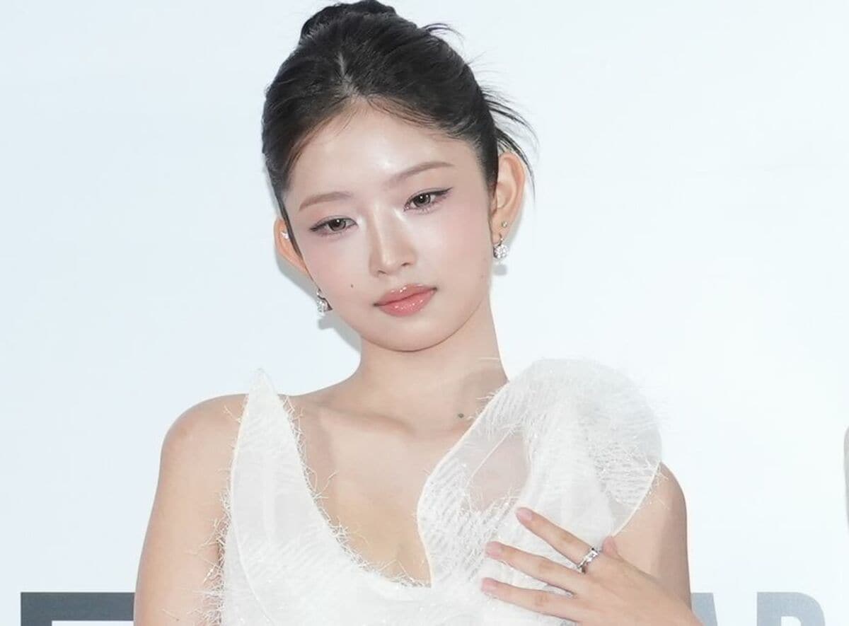 絶世の美女」「何頭身？スタイル良すぎ」IVE・レイ、女神のよう