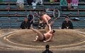 相手力士のまわしに“触れず”に白星「一体、どうやって？」 0.1％の珍手炸裂に館内騒然 