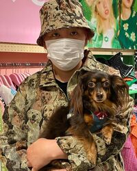 ぺえ、人間嫌いな“犬おじさん”コーデを披露「等身大の自分でいればいいの」