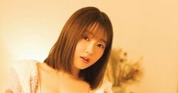 “ミスマガジン2022グランプリ”咲田ゆなと夜の家でまったり ヤンマガWebカット公開