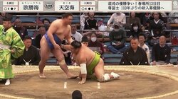 熱戦の末、突然ガクッと崩れ落ちた力士…予想外の幕切れに館内騒然 キレが鋭すぎる決まり手に敗れた力士も呆然