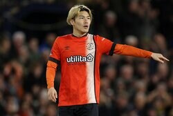 ルートン・タウン橋岡大樹、念願のプレミアリーグ・デビュー！日本人選手では13人目…冨安健洋、三笘薫、遠藤航が鎬を削る世界最高峰の舞台で、得点・失点シーンでいきなり感情爆発