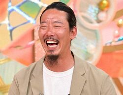 37歳夫、出会って3日目で27歳妻にプロポーズ！しかし妻には結婚を前提とした同棲中の彼氏がいて…ヨットで日本一周中の新婚さんが登場