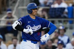 大谷翔平、オープン戦3試合目で初猛打賞の大暴れ！あと少しでホームランのフェンス直撃三塁打含む3安打に球場のファン熱狂 打率.714で7打席連続出塁