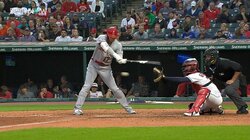 「新・大谷ルール」ができるか 大谷翔平、5度目の打撃妨害は歴史的ハイペース ぎりぎりまで引き付ける技術も捕手は受難