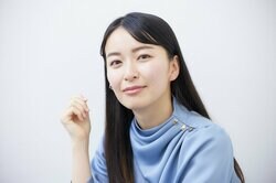 岩間恵「婚活を頑張っているところが”バチェラー”と重なる」ドラマ『30までにとうるさくて』の婚活OL・花音に共感