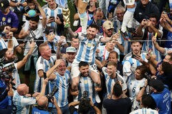 メッシ、最初で最後…悲願＆笑顔のW杯初制覇にもらい泣き続々「神になって終わるって最高のストーリー」「ありがとうメッシ」