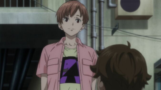 アニメ「歌舞伎町シャーロック」第10話、あやしげな自販機の前で不審な動きをする京極…先行カット解禁 4枚目