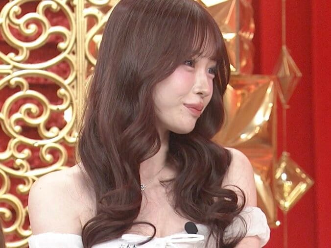 【写真・画像】六本木駅でスカウトされた、美人すぎるキャバ嬢が登場「改札を通る前に声を掛けられて」　1枚目