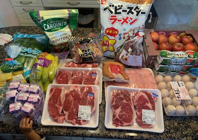 ラミレスの妻、約5万円分購入した『コストコ』品「お肉買うと金額あがっちゃいますね」 1枚目