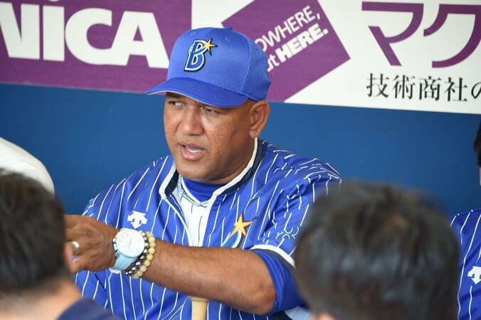 「彼はバリューの高い選手」　横浜DeNAラミレス監督、大和に外野を守らせる“葛藤”について問われ 1枚目