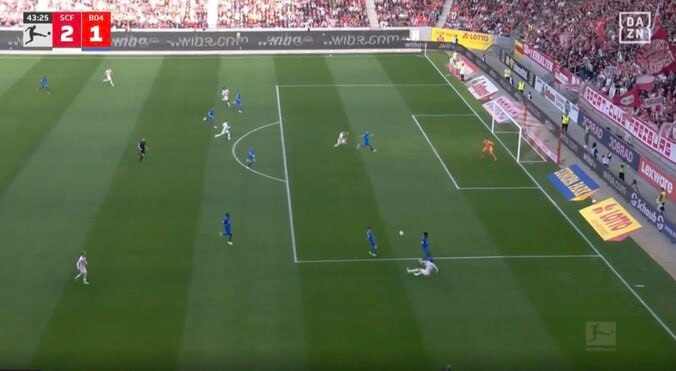 「エグすぎん？」鈴木唯人、約50mダッシュ→“右足ダイレクト弾”で今季4点目！「綺麗に崩したな」起点からフィニッシュまで絡んだ“完璧ゴール” 3枚目