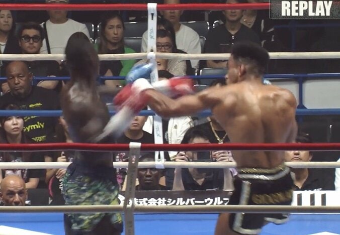 「背中（筋肉）スゴくないですか？」魔裟斗が驚愕 未知のブラジル人ファイターに「彫りが深すぎる」「これは規格外」騒然 3枚目