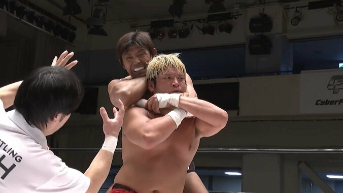 「ヒクソン戦の船木みたいだ…」ファン騒然！ 船木誠勝が拳王を絞め落としたシーンが話題に 2枚目