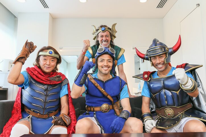 星のドラゴンクエスト 新cmで往年のサッカー選手たちが勇者に スタジアムで大熱唱 その他 Abema Times