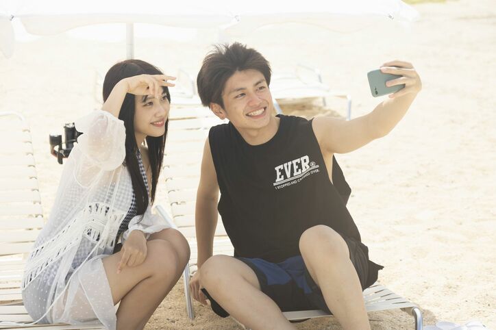 男子たちから猛アピールされる清楚系高1美女・まじゅ、本命は?『恋ステ 2021秋 沖縄』第2話