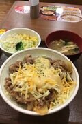 上原さくら、年の瀬に“1人牛丼”したことを報告「私だけじゃないのよ」