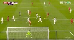 「天才かよ！」「名コンビ」リバプール遠藤航の“新たな相棒”が強烈な超弾丸ミドルシュートを炸裂した瞬間　遠藤が“おとり”→右SBから中盤に上がってきたアレクサンダー＝アーノルドが強烈な一撃