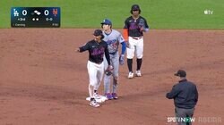 え？セーフ！？ 大谷翔平の走塁で“珍事” 外野手お手玉→“微妙タッチアップ”で進塁成功　メッツ内野陣は抗議、球場騒然の一部始終