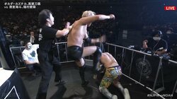 【画像】オカダ・カズチカが“ブチギレ”の鉄拳制裁