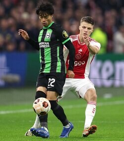 三笘薫に厳しい評価…ELアヤックス戦、地元メディアは「圧倒された。ボールを託すべきだった」と指摘。またも怪我人続出でブライトンは火の車、代表戦へ懸念も