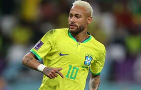 ブラジル代表の胸の星がハートに？ 闘病中のペレ氏に敬意を表した計画、来年3月に実現か