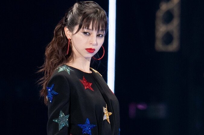 山田優が圧巻のスタイルで存在感放つ！ 人気モデルが一堂に『TGC』【画像集】 40枚目