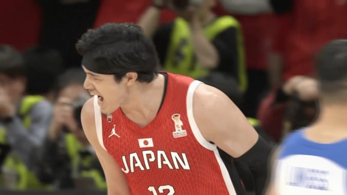 アリーナ大熱狂！富永啓生→渡邊雄太で“ワールドクラスのアリウープ”「痺れたねぇ」「飯３杯いける」NBA挑戦組の神連携【バスケ日本代表】 5枚目
