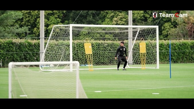 「W杯で蹴ってほしい！」中村俊輔コーチの“極上フリーキック”に騒然！「えぐい」「激アツ」日本代表練習で貴重シーン 5枚目