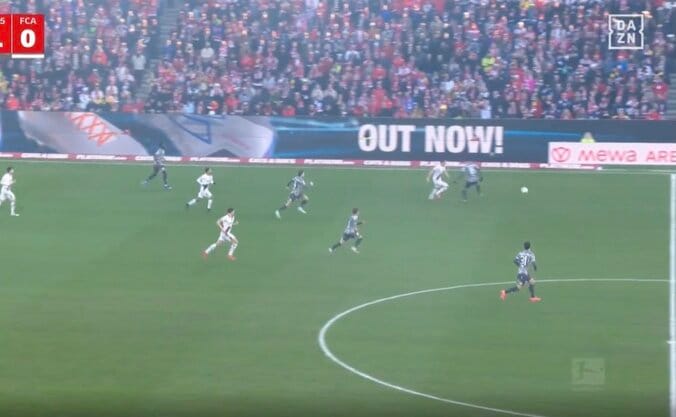 「ドン引きやん」佐野海舟、目を疑う“まさかの展開”「すげえw」「速すぎじゃね？」驚異の“爆速プレスバック”にスタジアムから拍手 2枚目