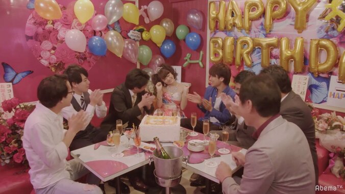 山地まり、SNSの「いいね！」のために狂い始めるキャバ嬢を怪演「狂いっぷりが気持ちいい」と反響 3枚目