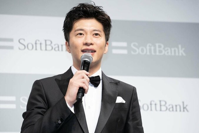 田中圭＆“お父さん”の可愛らしいキスに、報道陣ほっこり 12枚目