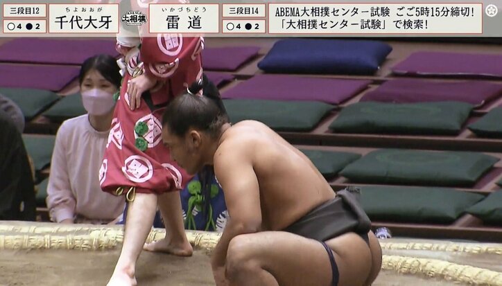【写真・画像】新入幕確実"20歳の規格外"力士の激しい突き押し相撲に「鼻折れとるんちゃうか」「強烈や」壮絶取組に館内沸騰　1枚目