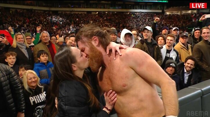 【写真・画像】【画像】妻ブチギレの珍事 奇跡の逆転に熱烈ハグ＆キス（複数）　4枚目